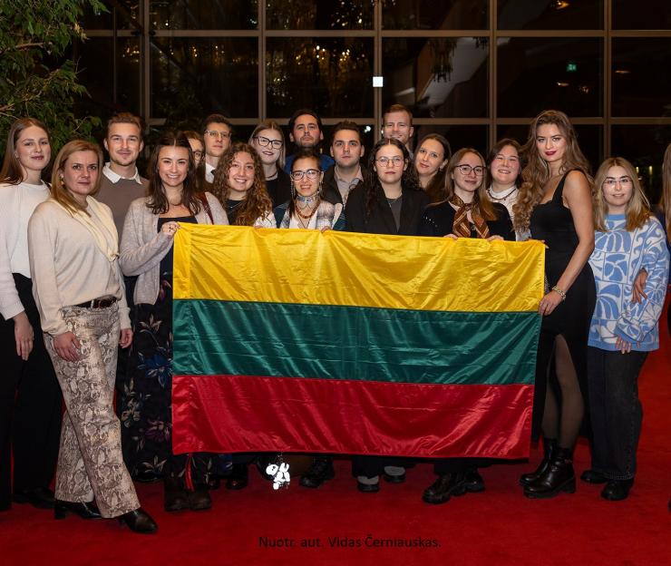 Atminties ir bendrystės keliu