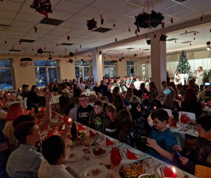 2022 m. gruodžio 15 d. Vilniaus lietuvių namų bendruomenė susirinko į Kūčių vakarienę